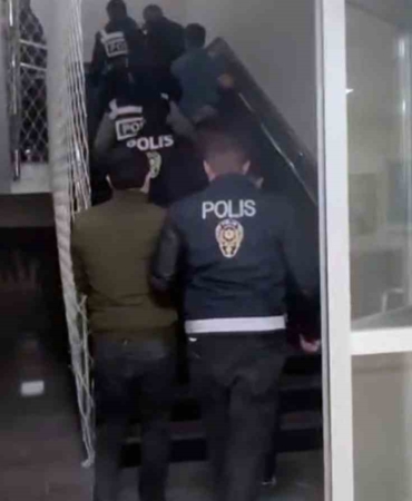 giresun-merkezli-40-milyar-liralik-yasa-disi-bahis-agina-dev-operasyon-33-tutuklama-wEDxuSF2.jpg