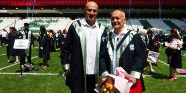 giresun-universitesinin-en-dikkat-ceken-mezunlari-oldular-biri-40-yillik-gazeteci-digeri-5-cocuk-I4BXQ9Hx.jpg