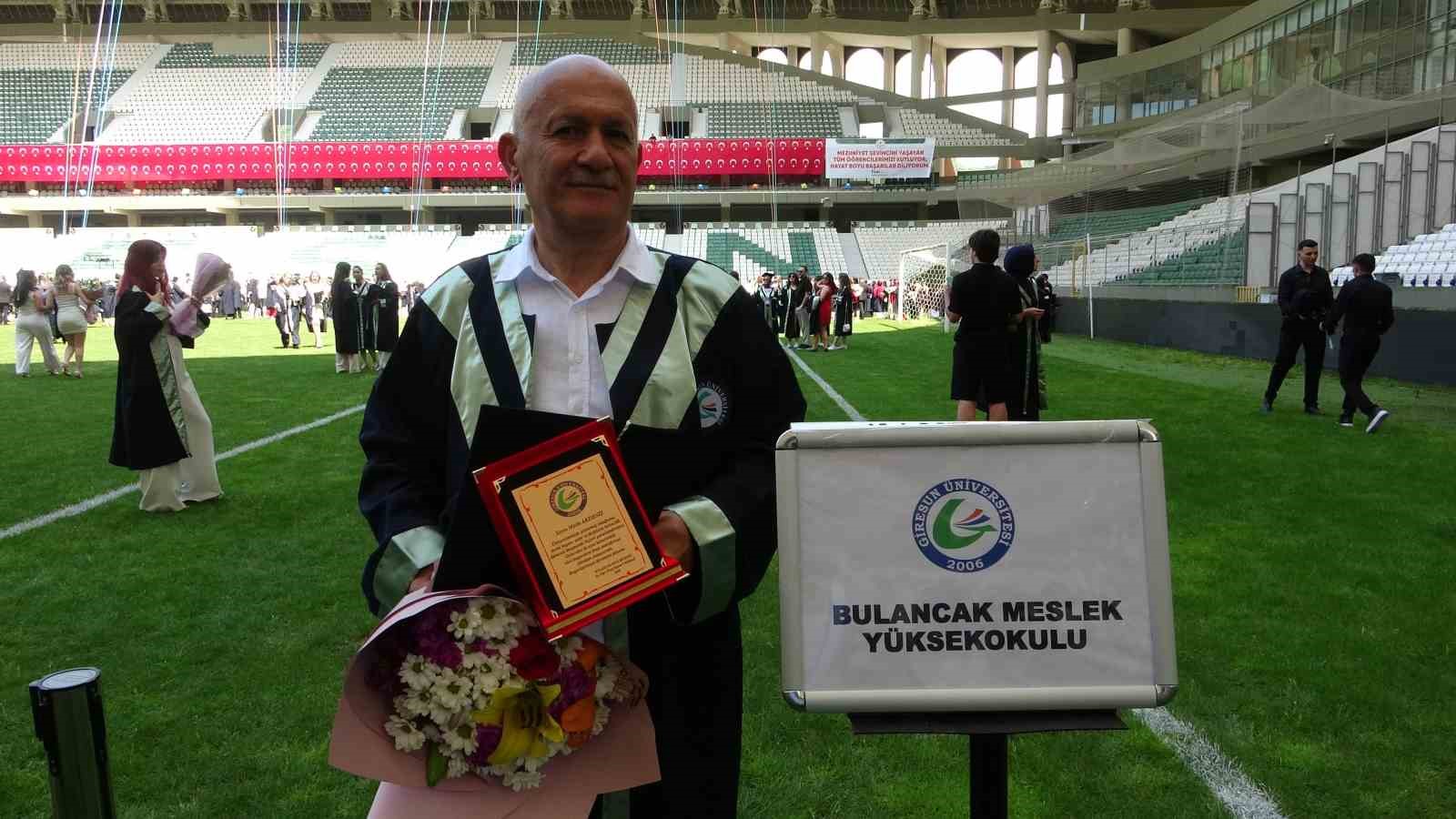 giresun universitesinin en dikkat ceken mezunlari oldular biri 40 yillik gazeteci digeri 5 cocuk bFubfjsC
