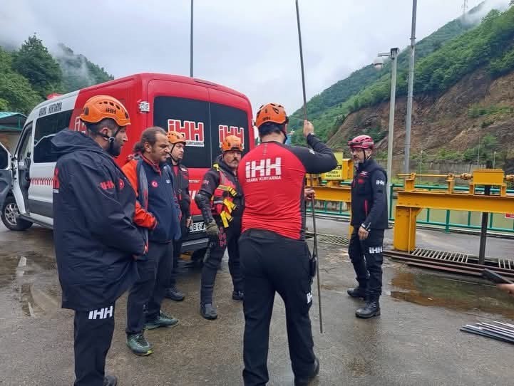 giresunda dereye dusen kisiyi arama calismalari suruyor 3 KpEVwKwv