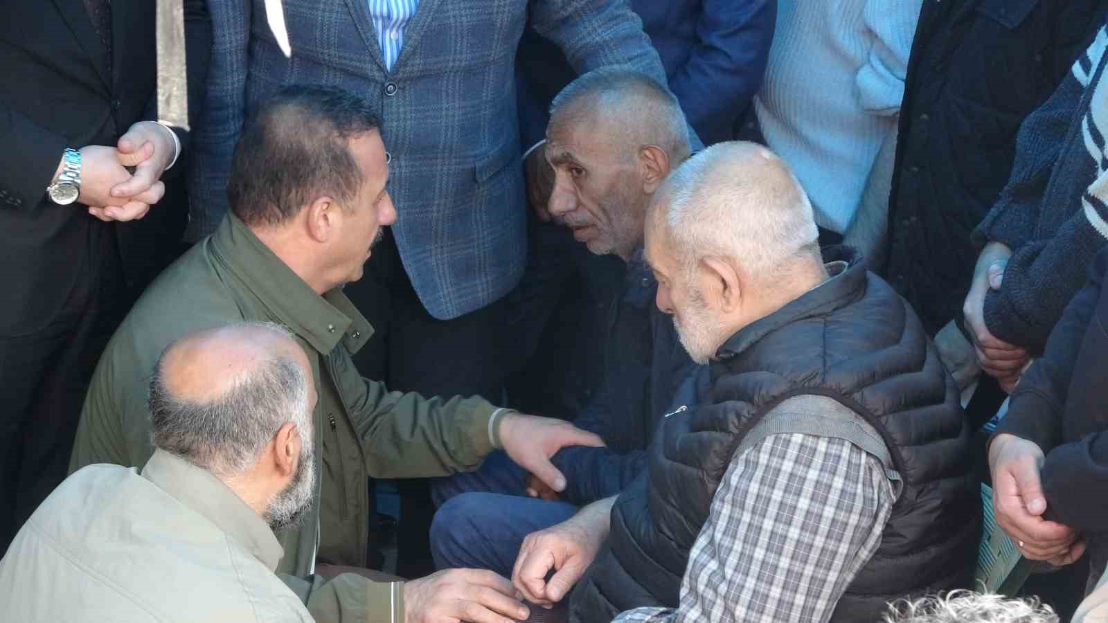 giresundaki kazada hayatlarini kaybeden yildiz ailesi trabzonda son yolculuklarina ugurlandi 2 SvmaziSf