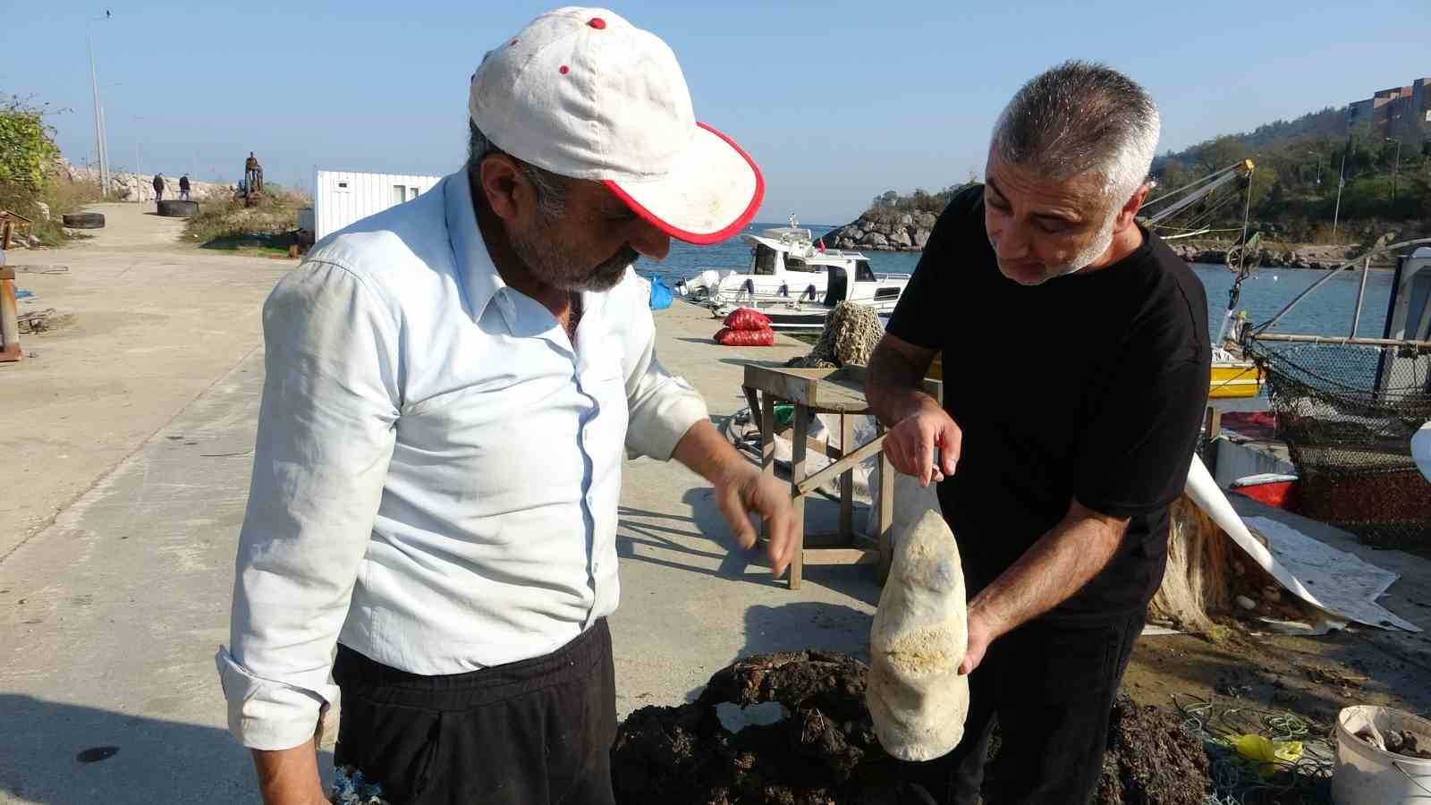 giresunun bulancak ilcesinde denizde bulunan cisim balikcilari sasirtti 6 j8ijwtv5