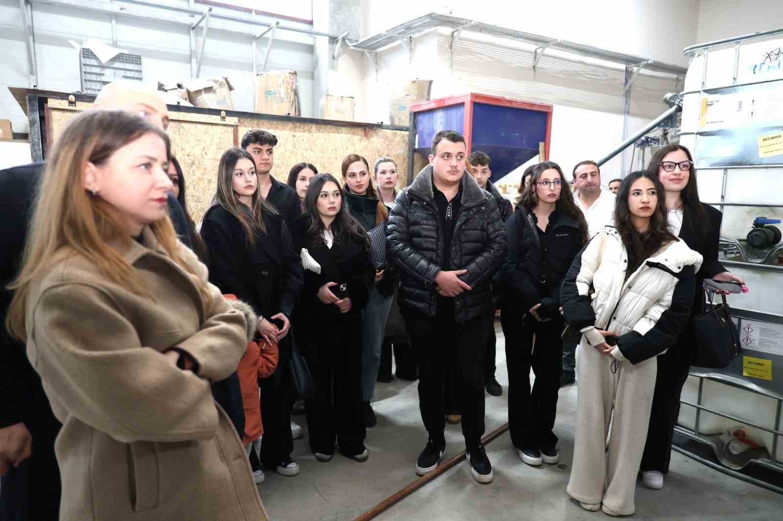 girisimci adayi ogrenciler isi mutfaginda ogreniyor 3 ivqKmn1N