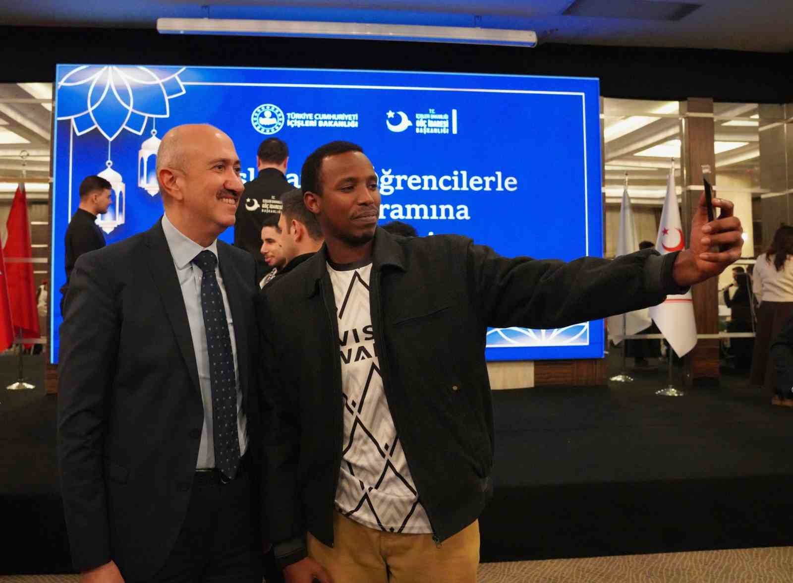 goc idaresi baskanligi uluslararasi ogrencilerle iftar yemeginde bir araya geldi 4 5fyBJI6w