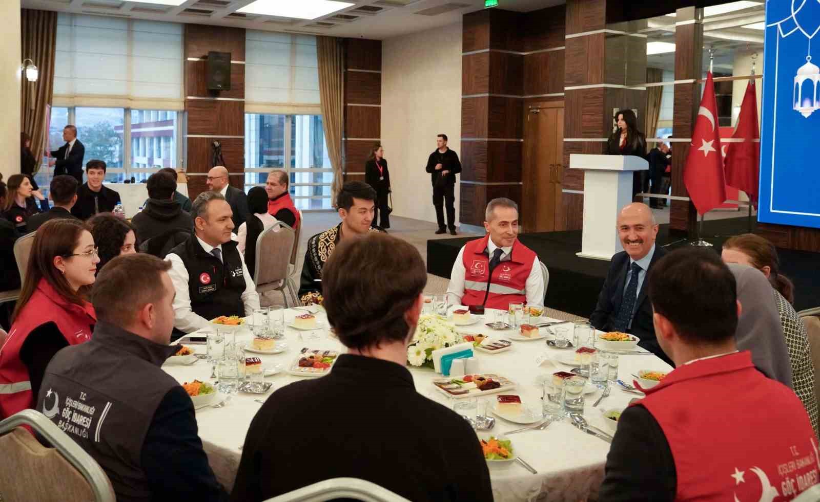 goc idaresi baskanligi uluslararasi ogrencilerle iftar yemeginde bir araya geldi 6 H1ZdQzaQ