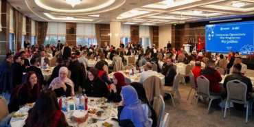 goc-idaresi-baskanligi-uluslararasi-ogrencilerle-iftar-yemeginde-bir-araya-geldi-UwNmGGe2.jpg