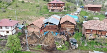 gocen-ahirin-altinda-kalan-kadin-hayatini-kaybetti-cok-sayida-hayvan-telef-oldu-SG8ZGZrE.jpg