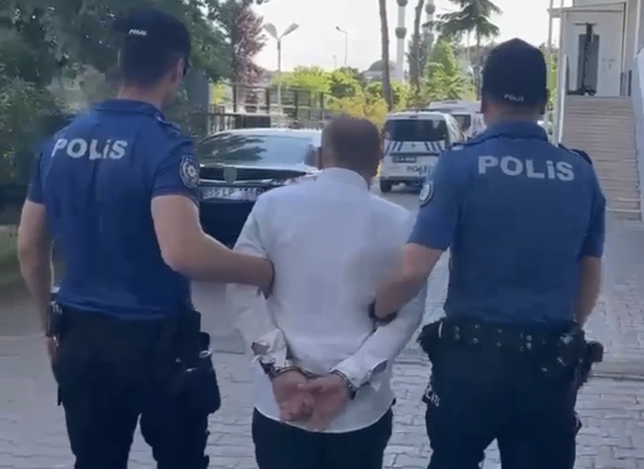 Göçmen kaçakçılığı suçundan 6 yıl hapis cezası alan hükümlü Bafra’da yakalandı 4 gocmen kacakciligi sucundan 6 yil hapis cezasi alan hukumlu bafrada yakalandi 0 CznVzpny