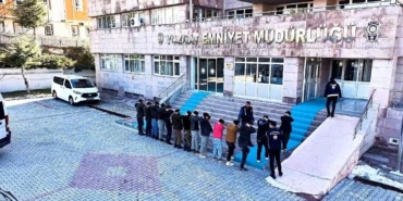 gocmen-kacakciligi-suphelisi-3-kisi-savciliga-sevk-edildi-VeqMWTVW.jpg