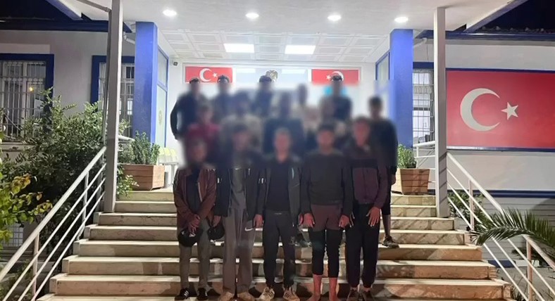 Göçmen kaçakçısı 2 organizatöre 401 bin TL ceza 6 gocmen kacakcisi 2 organizatore 401 bin tl ceza 2 smsAVpMG