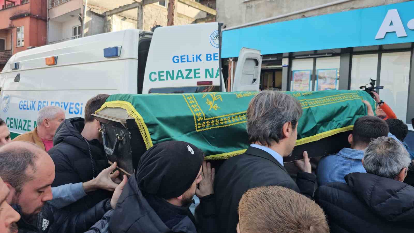 gocukte olen madenciler ziya kiret ve veysel orucoglu son yolculuguna ugurlandi 0 GukM5efs