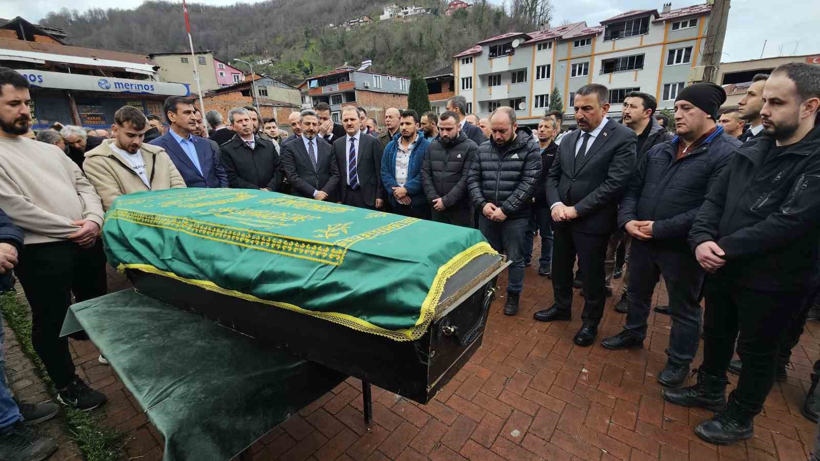 gocukte olen madenciler ziya kiret ve veysel orucoglu son yolculuguna ugurlandi 5 UajrIiH9