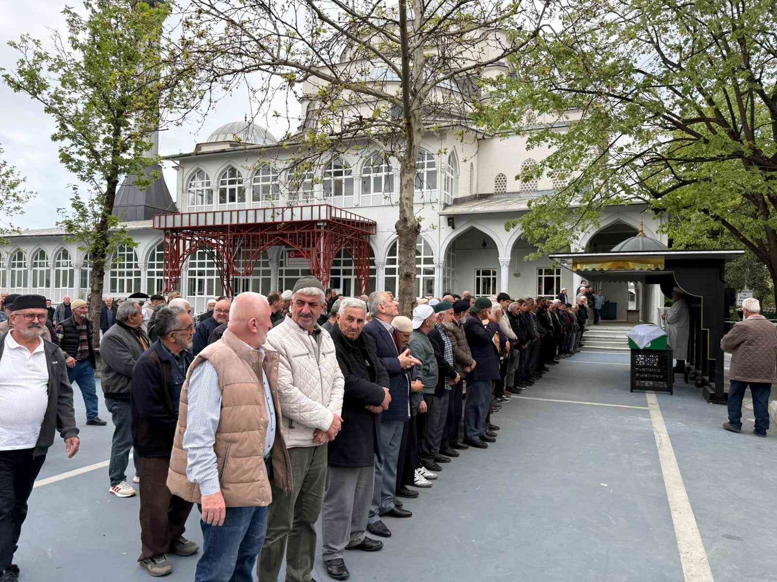 gogsunden bicaklanarak hayatini kaybetmisti son yolculuguna ugurlandi 2 nHcplC3S