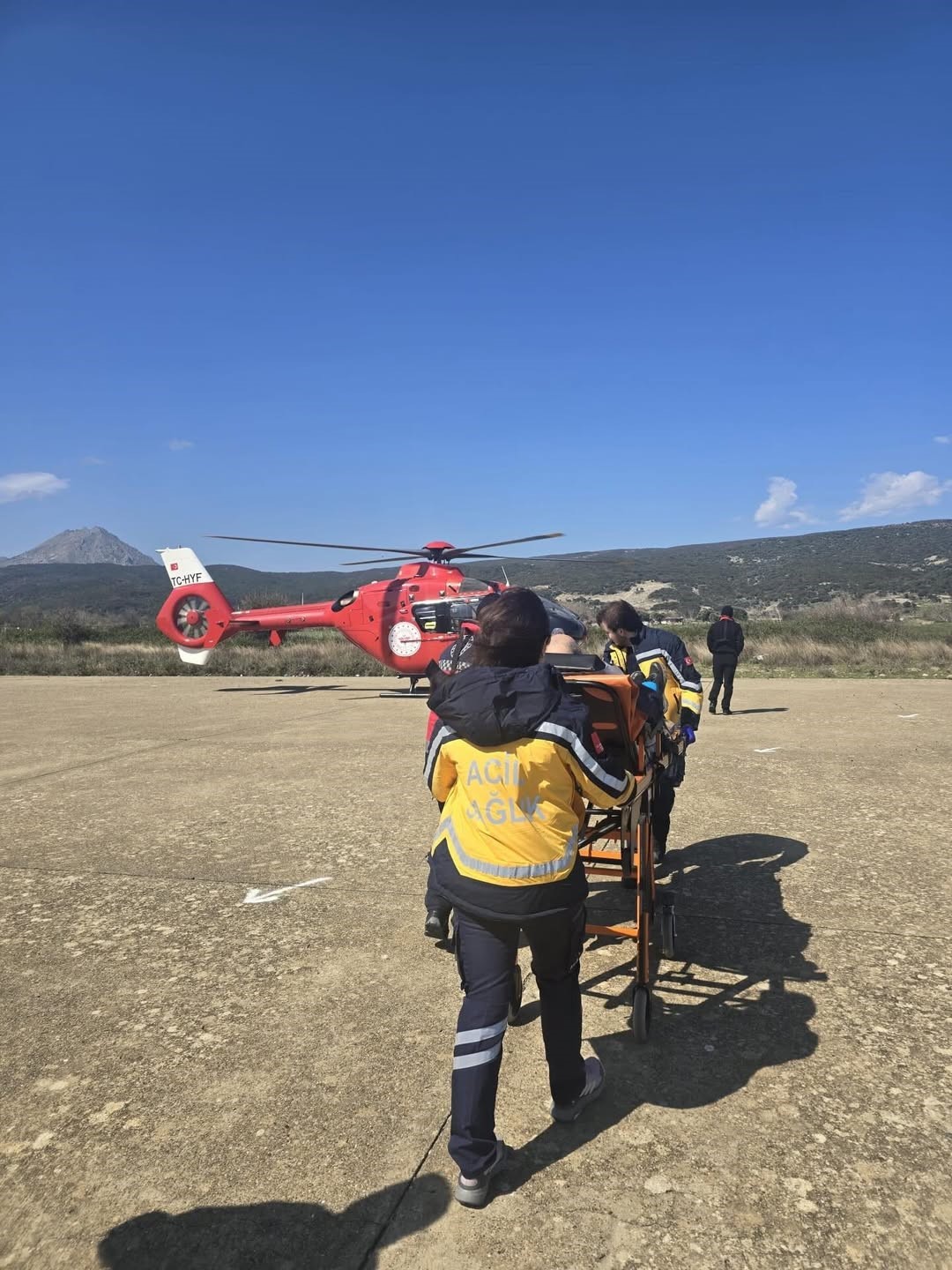 gokceadada rahatsizlanan hasta helikopter ambulansla canakkaleye sevk edildi 1 plsBSFiE