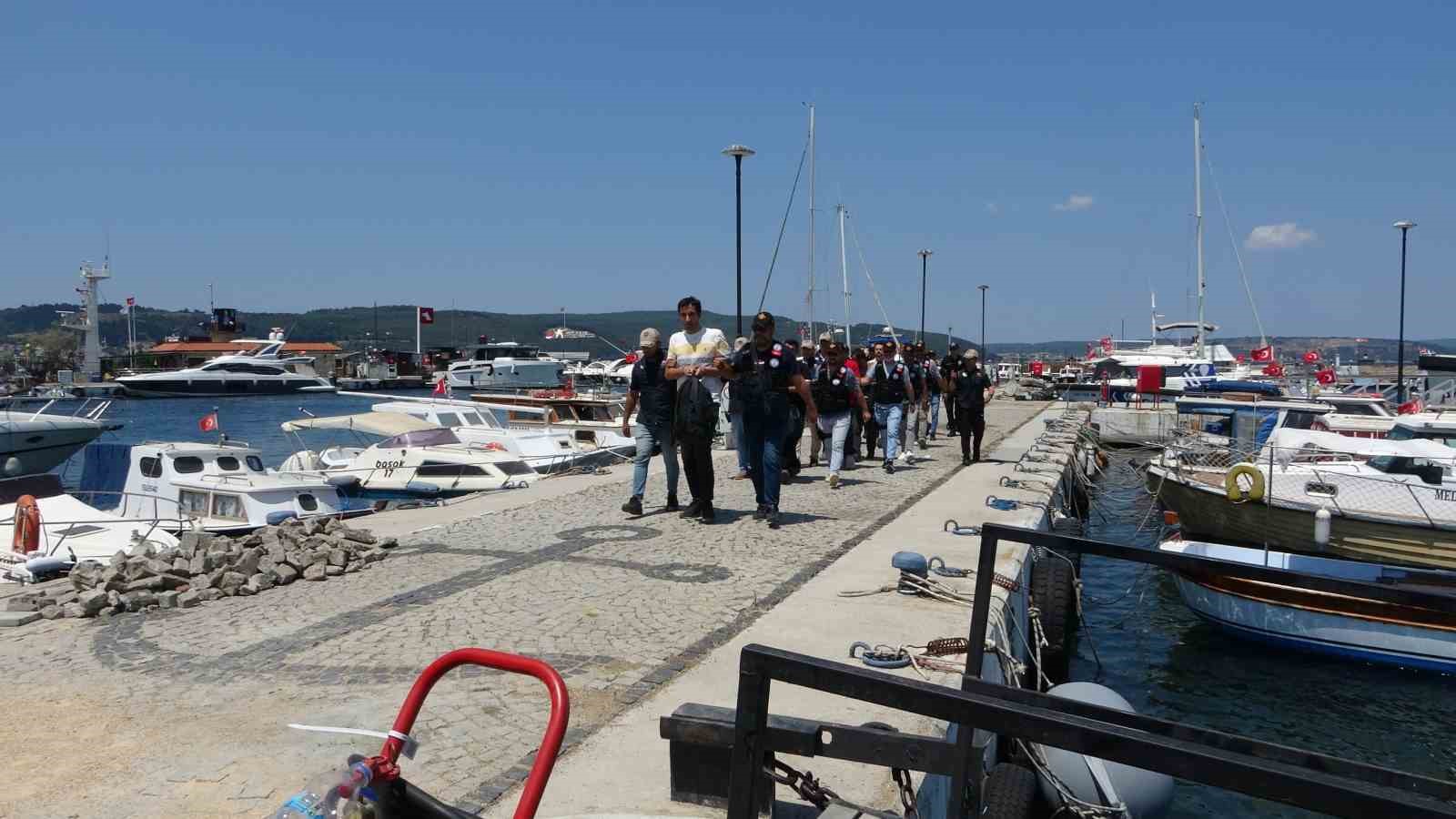 Gökçeada’da yasa dışı yollarla yurt dışına çıkmaya hazırlanan 6 FETÖ şüphelisi yakalandı 5 gokceadada yasa disi yollarla yurt disina cikmaya hazirlanan 6 feto suphelisi yakalandi 1 K1L9Ndey