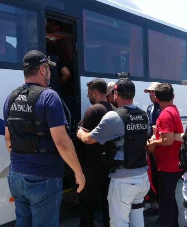 gokceadada-yasa-disi-yollarla-yurt-disina-cikmaya-hazirlanan-6-feto-suphelisi-yakalandi-lfyfcYHt.jpg