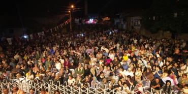 gokceoren-bir-ilke-imza-atti-dunyanin-merkezi-gokceoren-kultur-festivali-yogun-ilgi-gordu-PM3INOfT.jpg