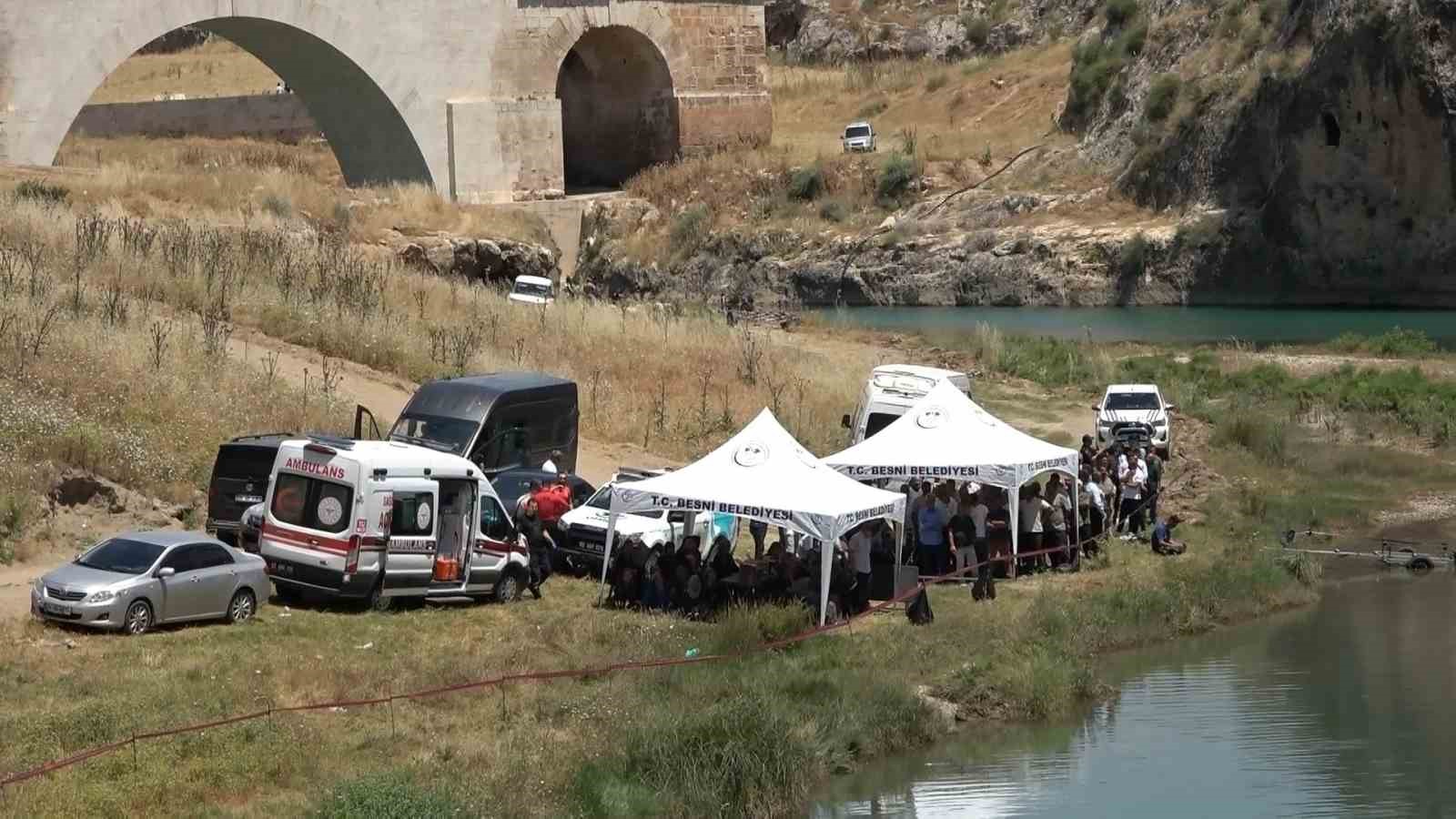 Göksu Çayı’nda kaybolan genç ikinci gününde de aranıyor 8 goksu cayinda kaybolan genc ikinci gununde de araniyor 4 WLguJKzX