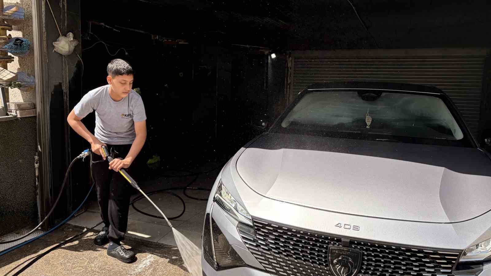 gokten camur yagdi oto yikamacilar ne yapacagini sasirdi 6 5JJWFLhZ