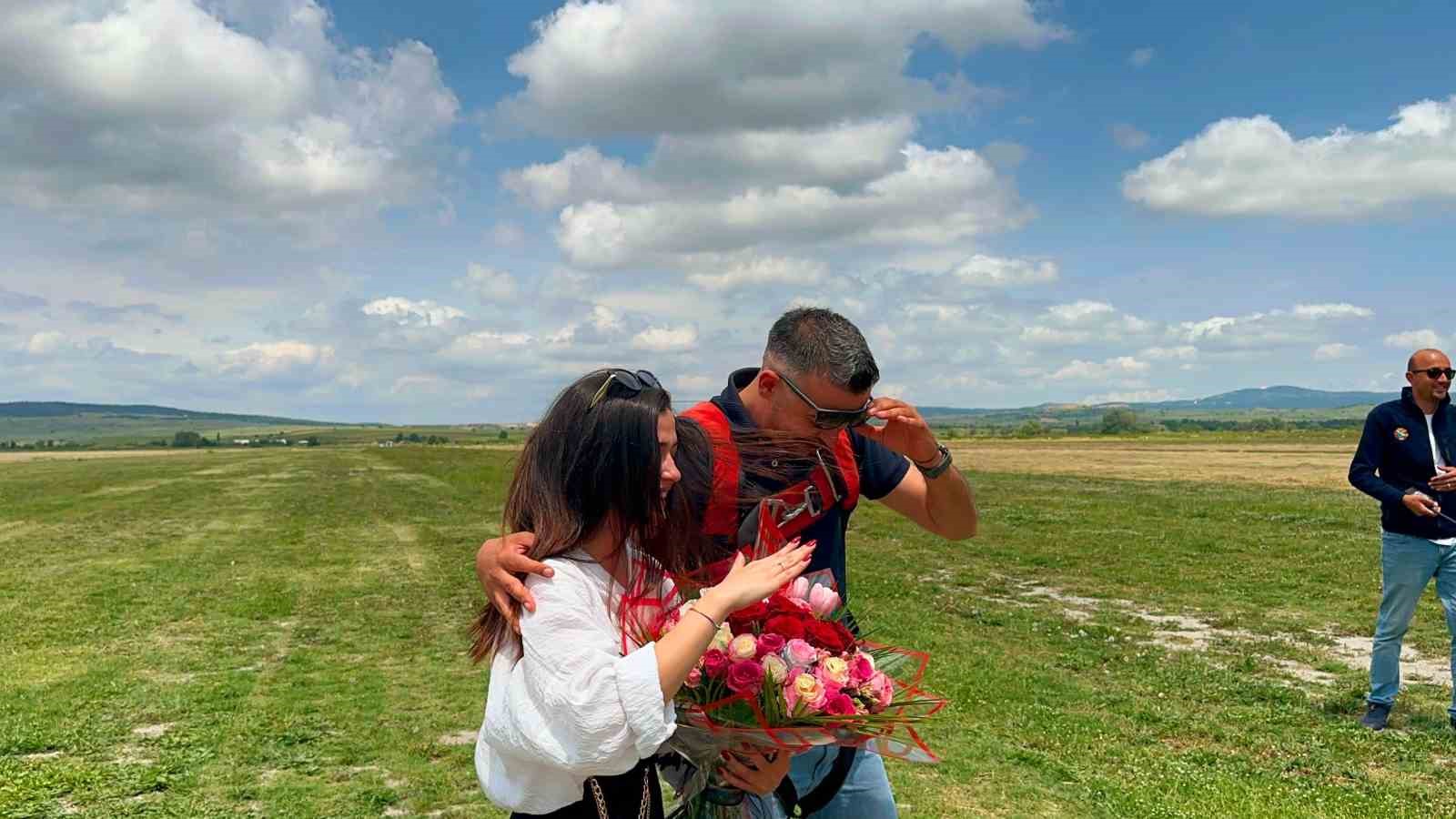 gokyuzunde telsizle evlilik teklifi planorler yan yana geldi o anlar nefes kesti 2
