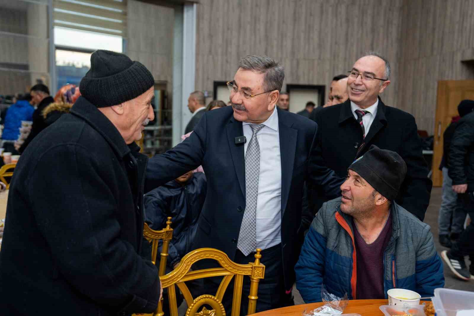 golbasi belediye baskani odabasi ilk iftarini vatandaslarla gerceklestirdi 1