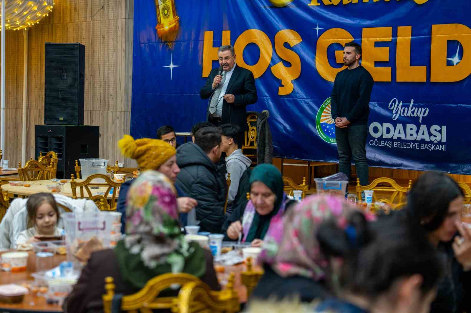 golbasi belediye baskani odabasi ilk iftarini vatandaslarla gerceklestirdi 4 kF8RM3Pq