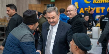 golbasi-belediye-baskani-odabasi-ilk-iftarini-vatandaslarla-gerceklestirdi-OWB6byjs.jpg