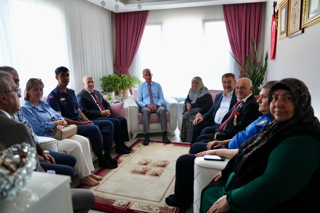 Gölbaşı Belediye Başkanı Odabaşı’ndan şehit ailelerine ziyaret 7 golbasi belediye baskani odabasindan sehit ailelerine ziyaret 3 p3i7IpDP
