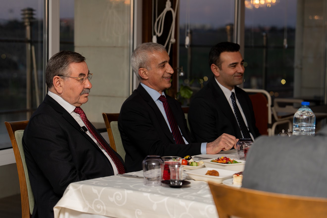 golbasi ilce erkani iftarda bir araya geldi 0 d1Q4TMna