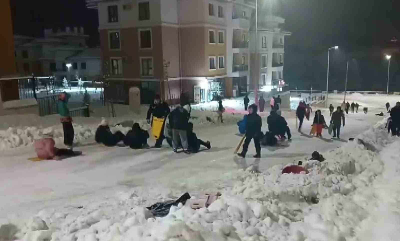 golbasi ilcesinde vatandaslarin kar keyfi 0 LdipYtPA