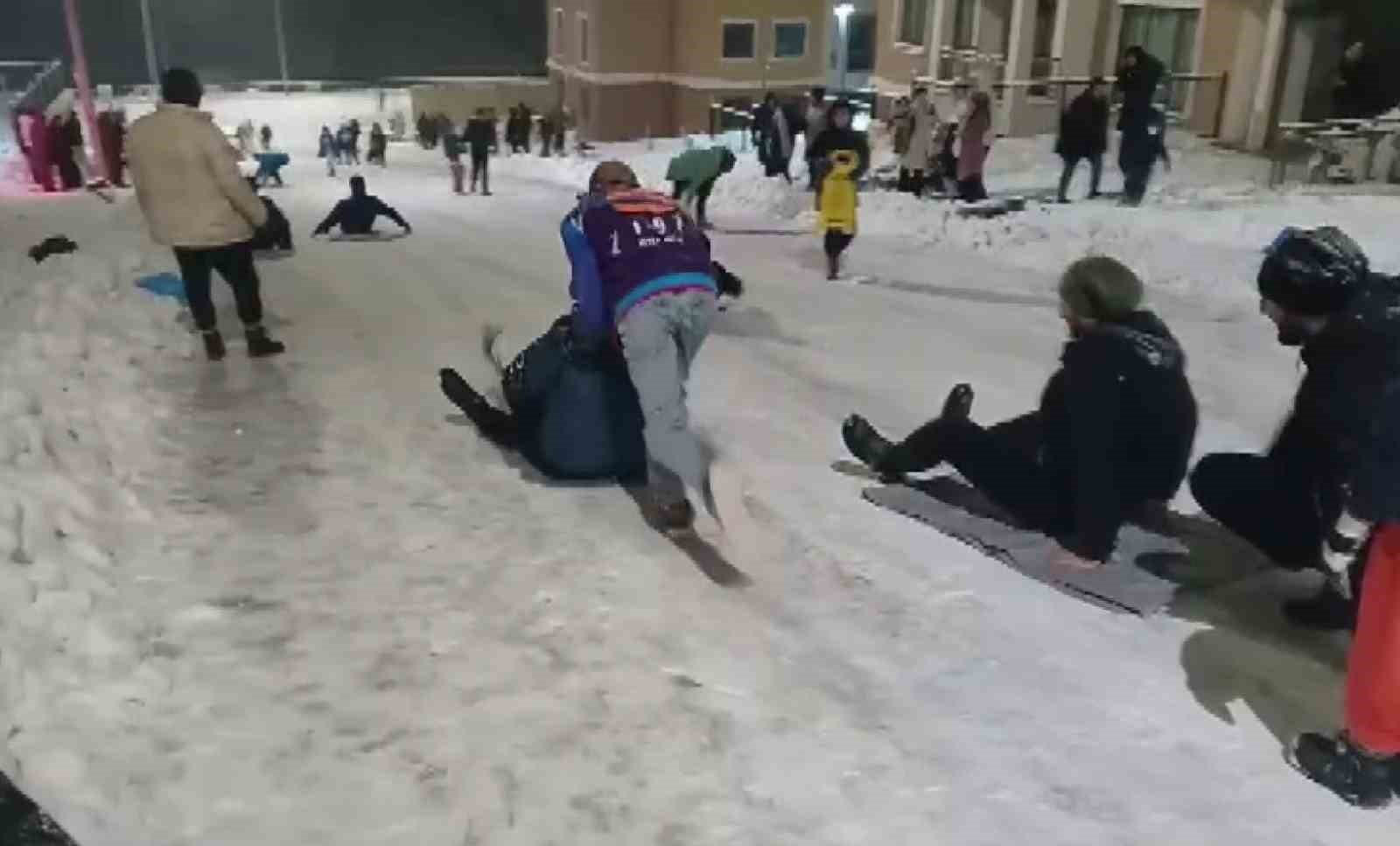 golbasi ilcesinde vatandaslarin kar keyfi 1 fU4nrzDW