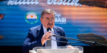 golbasinda-cevre-senligi-renkli-goruntulere-sahne-oldu-zrIjrliG.jpg