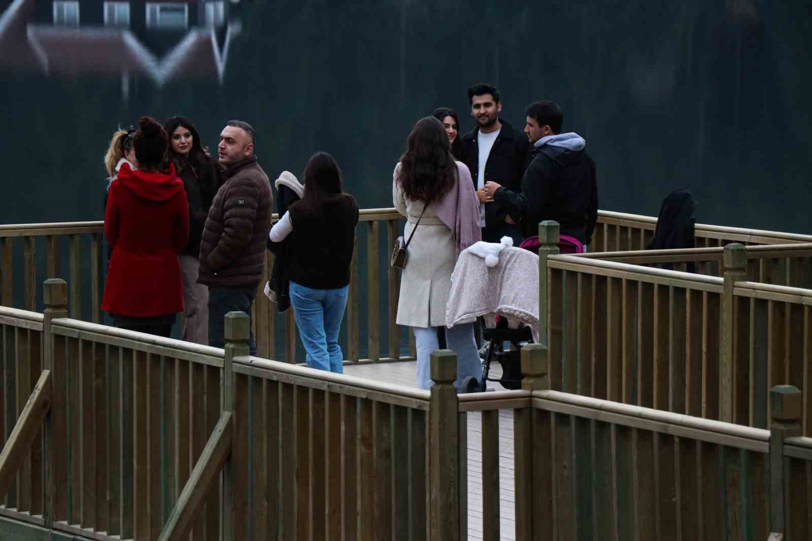 golcuk tabiat parkinda kartpostallik manzara 10