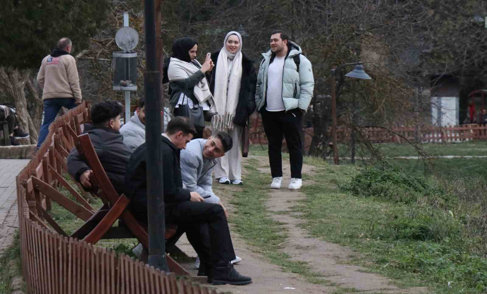 golcuk tabiat parkinda kartpostallik manzara 4 DrKZhkH4