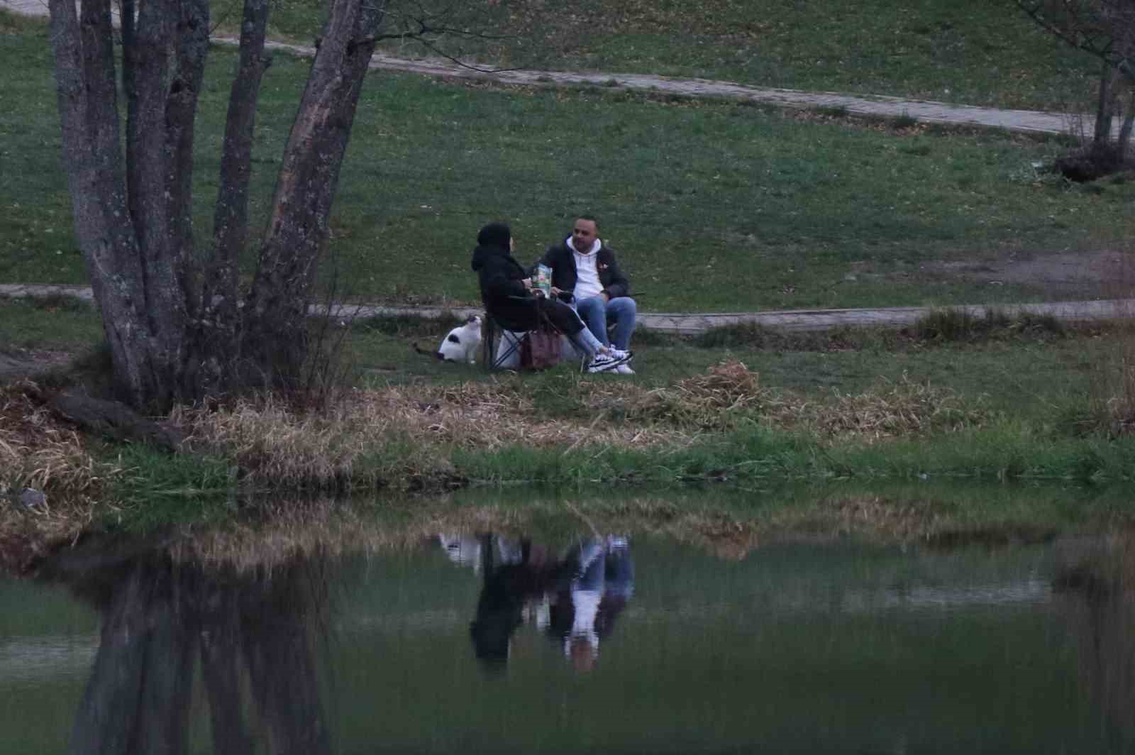 golcuk tabiat parkinda kartpostallik manzara 6