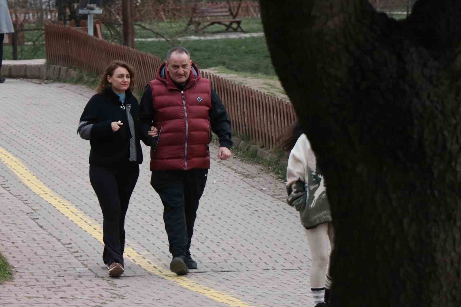 golcuk tabiat parkinda kartpostallik manzara 8 79Hs6bzn