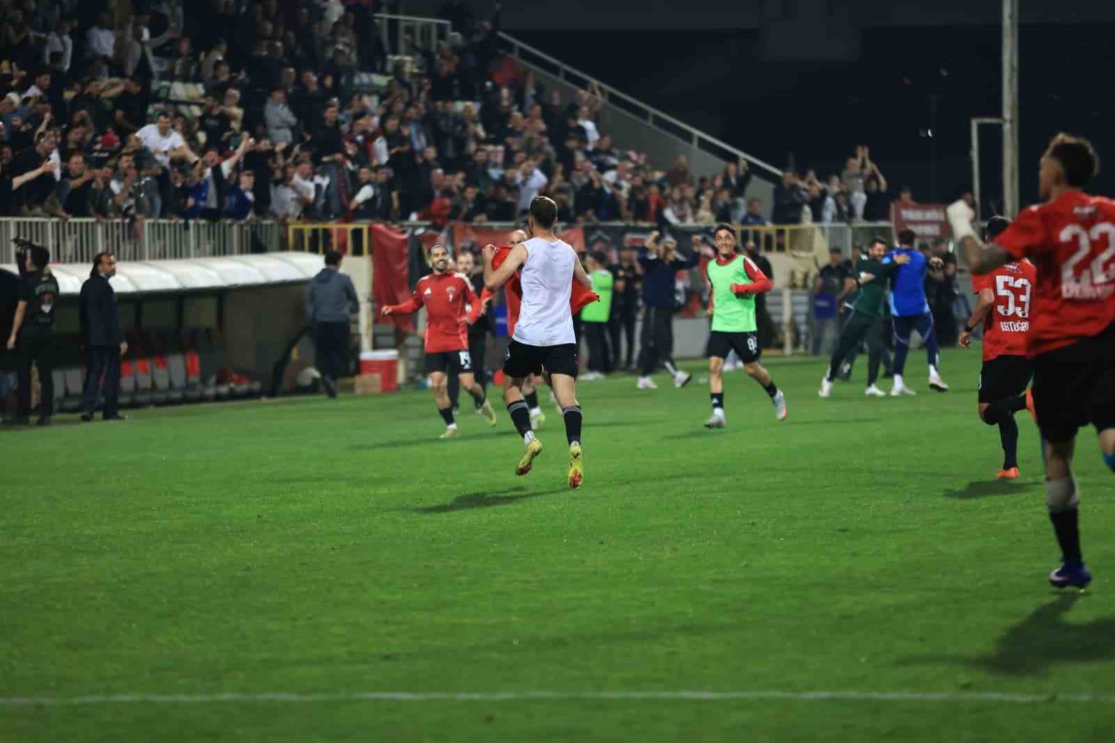 golcukspor 5 yil aradan sonra 3 tff lige yukseldi 7 tJD2dchk