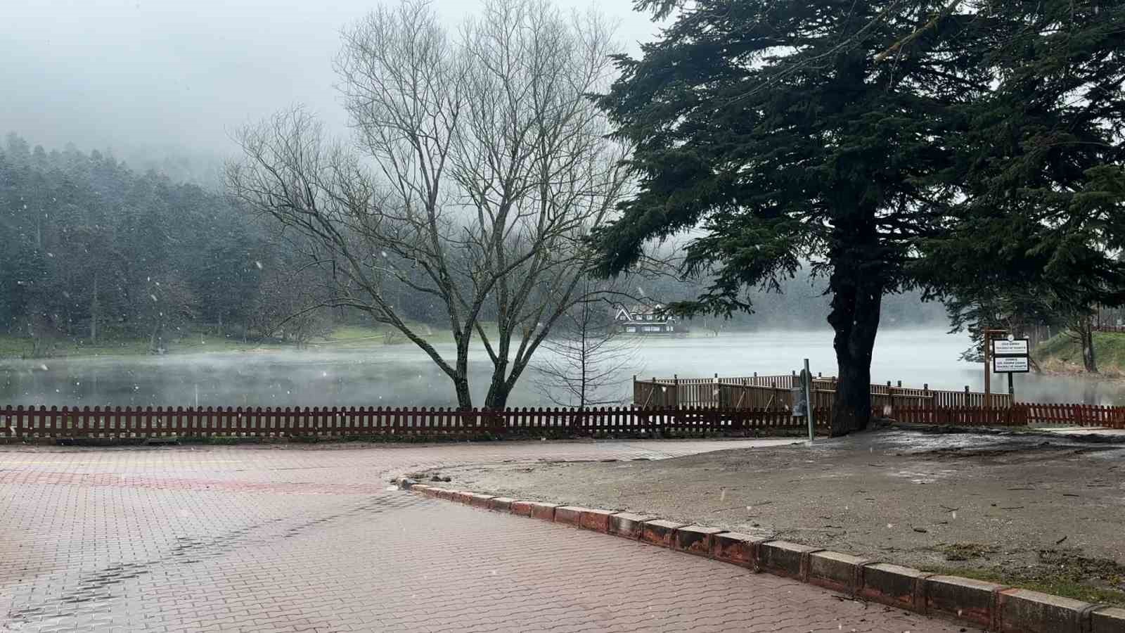 golcukte kar yagisi ve sis etkili oldu 3 ZDyspZNI