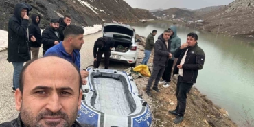gole-donen-yayla-yolundan-botla-gecip-koylerine-gittiler-ciVQb6kA.jpg