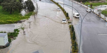 gole-donen-yolda-araclarin-zorlu-ilerleyisi-havadan-goruntulendi-SsgTt51m.jpg