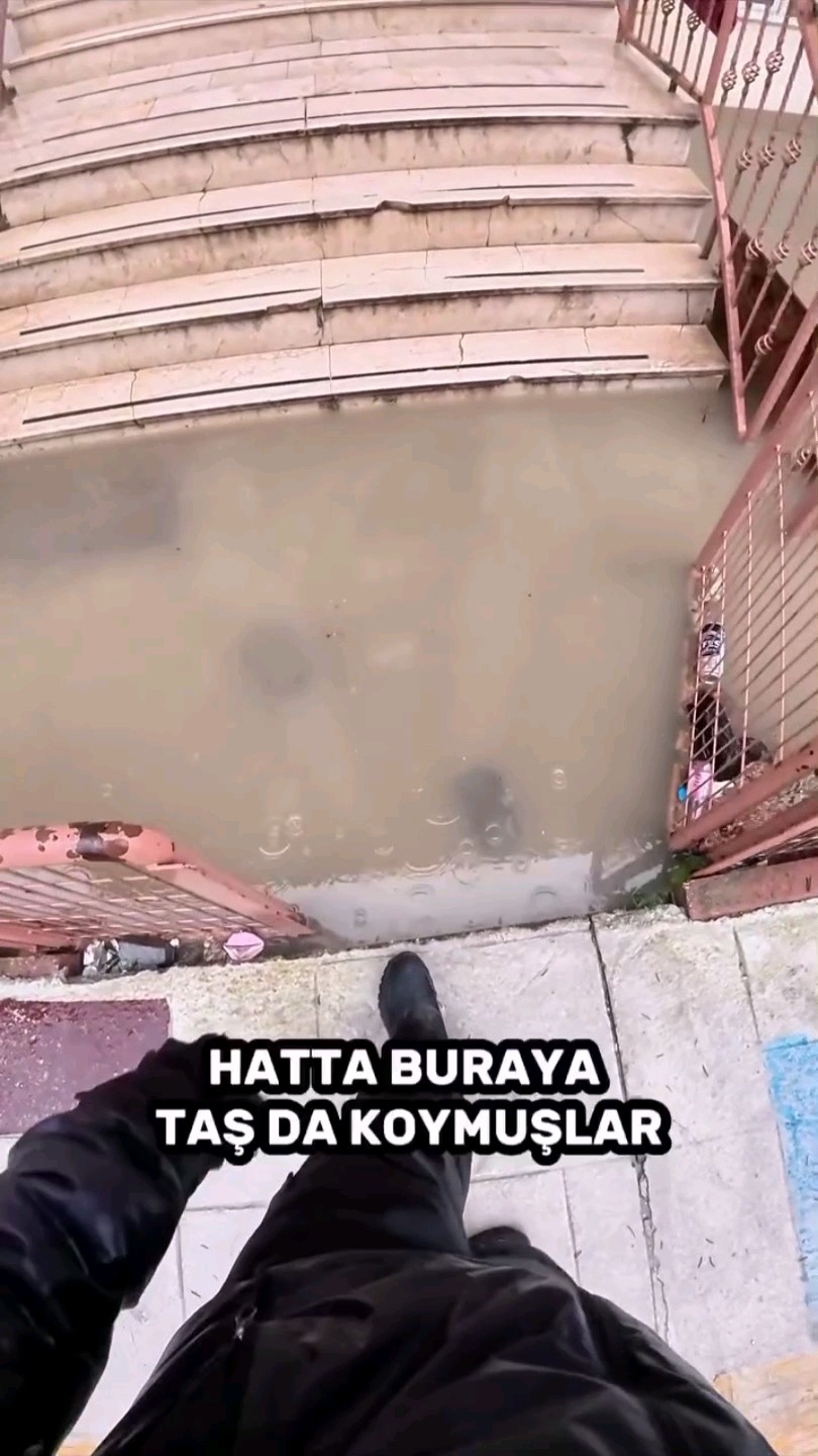 gole donen yollarda direksiyon basindaki motokurye yasadiklarini kayda aldi 3 HrqBnKQ8