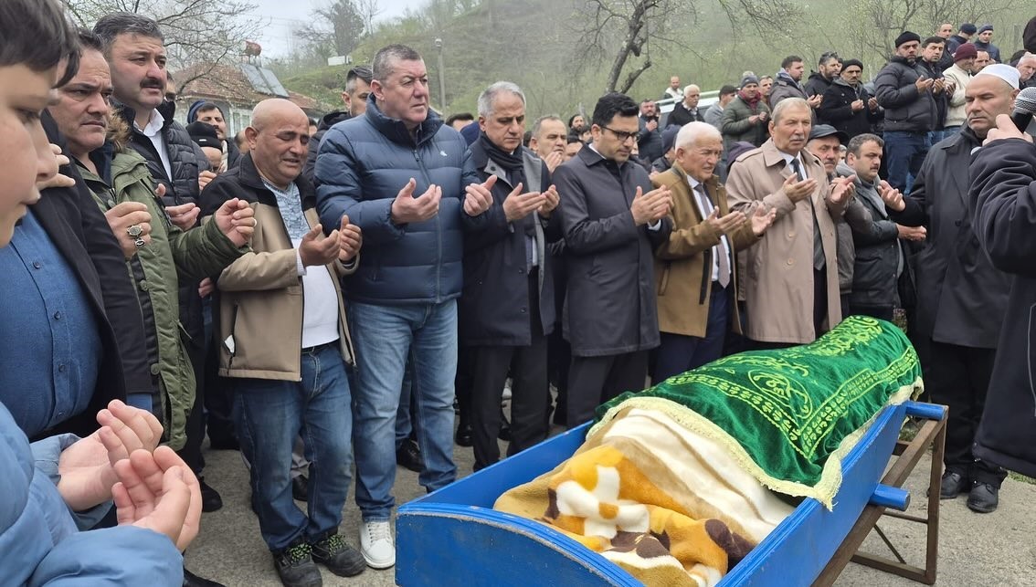golette bogulan cocuk gozyaslariyla son yolculuguna ugurlandi 0 H1S2jbZD