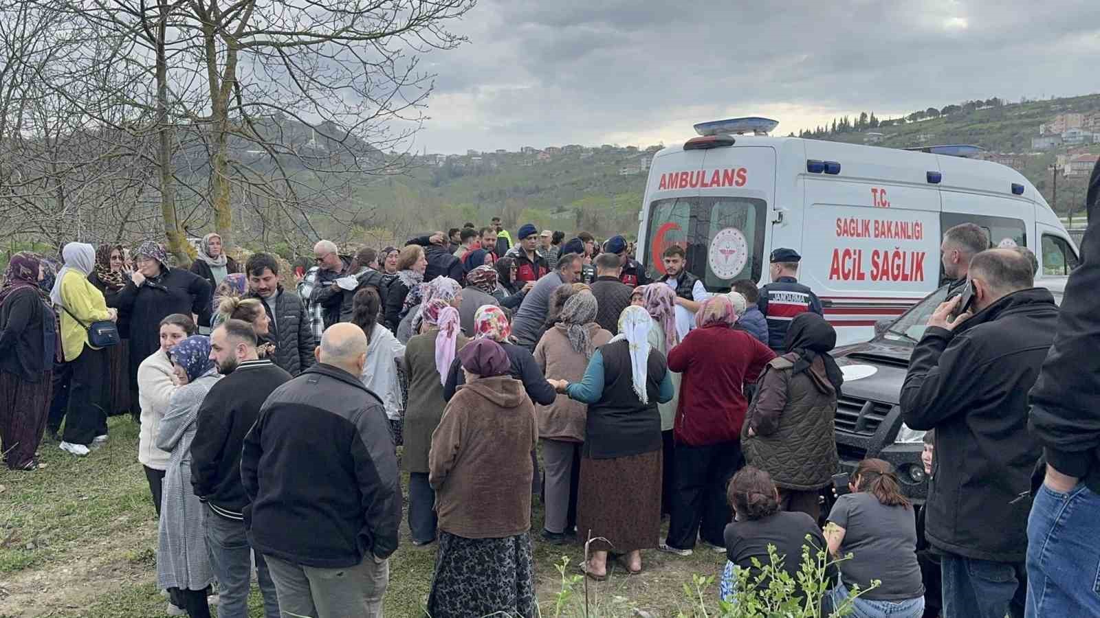 golette bogulan cocuk gozyaslariyla son yolculuguna ugurlandi 3 wKGlkYpc
