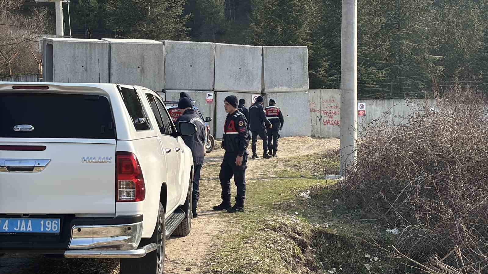 Gölette boğulma tehlikesi geçiren 13 yaşındaki çocuk hastanede hayatını kaybetti 6 golette bogulma tehlikesi geciren 13 yasindaki cocuk hastanede hayatini kaybetti 2 eQsYaNki