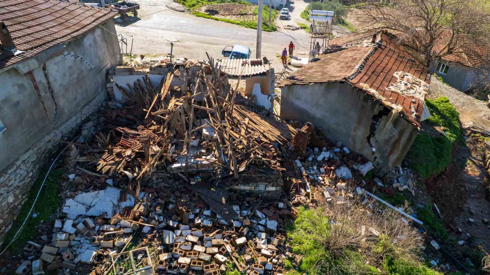 golmarmarada heyelan 7 ev kullanilamaz hale geldi 1 fTSvUwnH