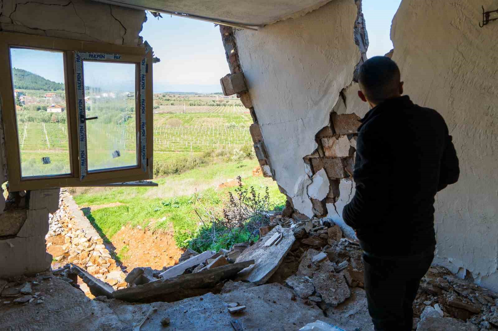 golmarmarada heyelan 7 ev kullanilamaz hale geldi 3 5KC9mJ8P