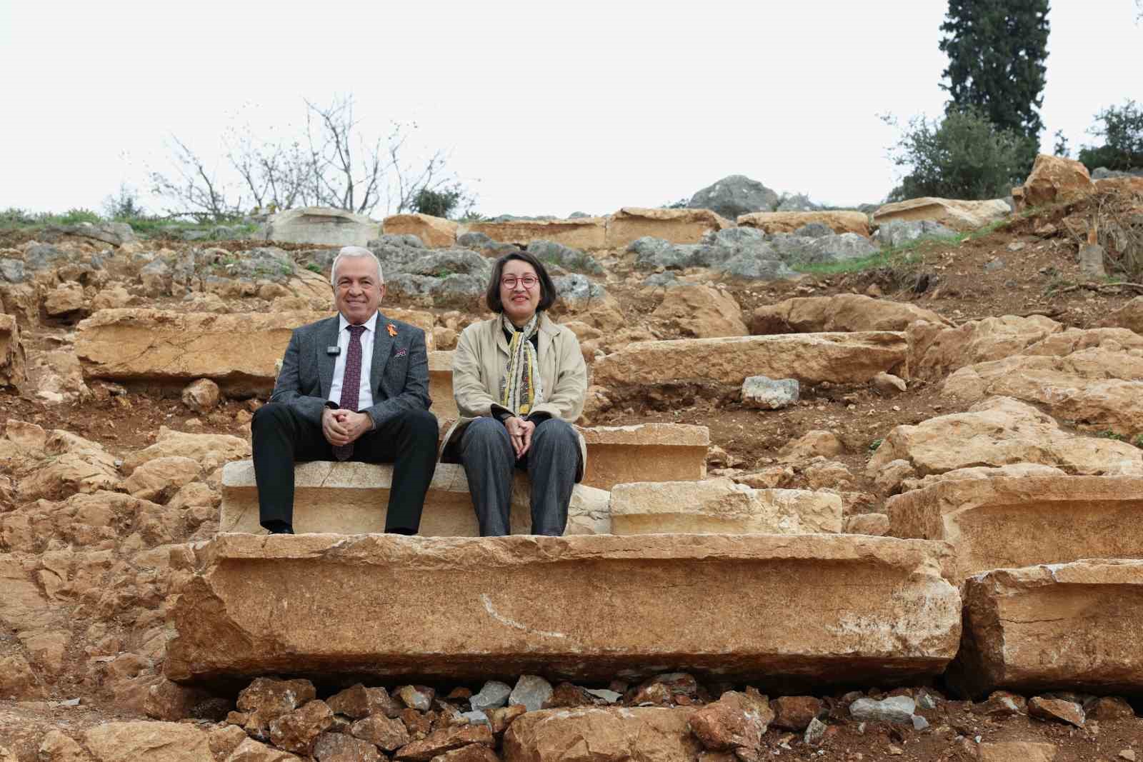 golyazi antik tiyatrosu yeniden hayat bulacak 5 FbthTa4s