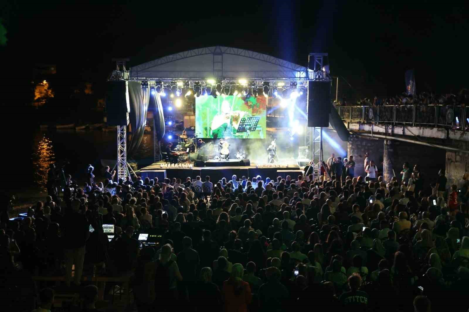 golyazida unutulmaz gece 0 9ppaTNzF
