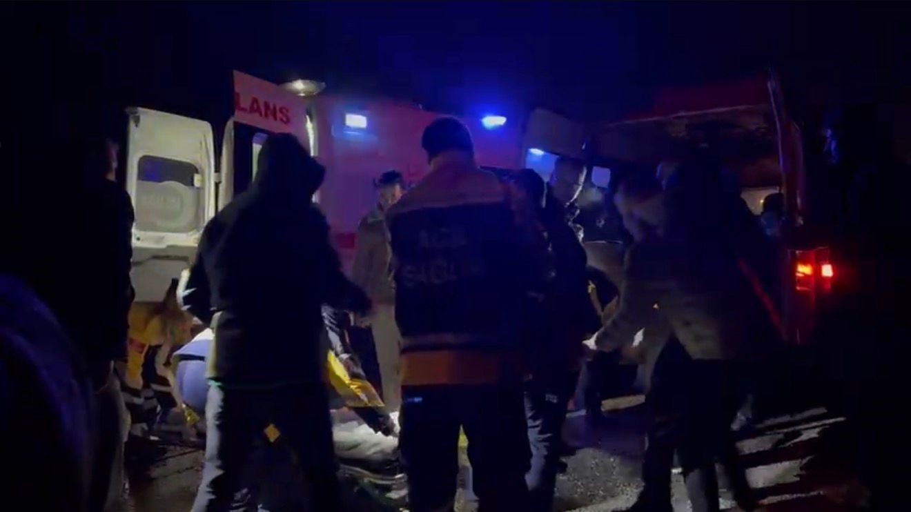 gonende isci servisi ile otomobil carpisti 1 olu 13 yarali 3 N8FzWv5K