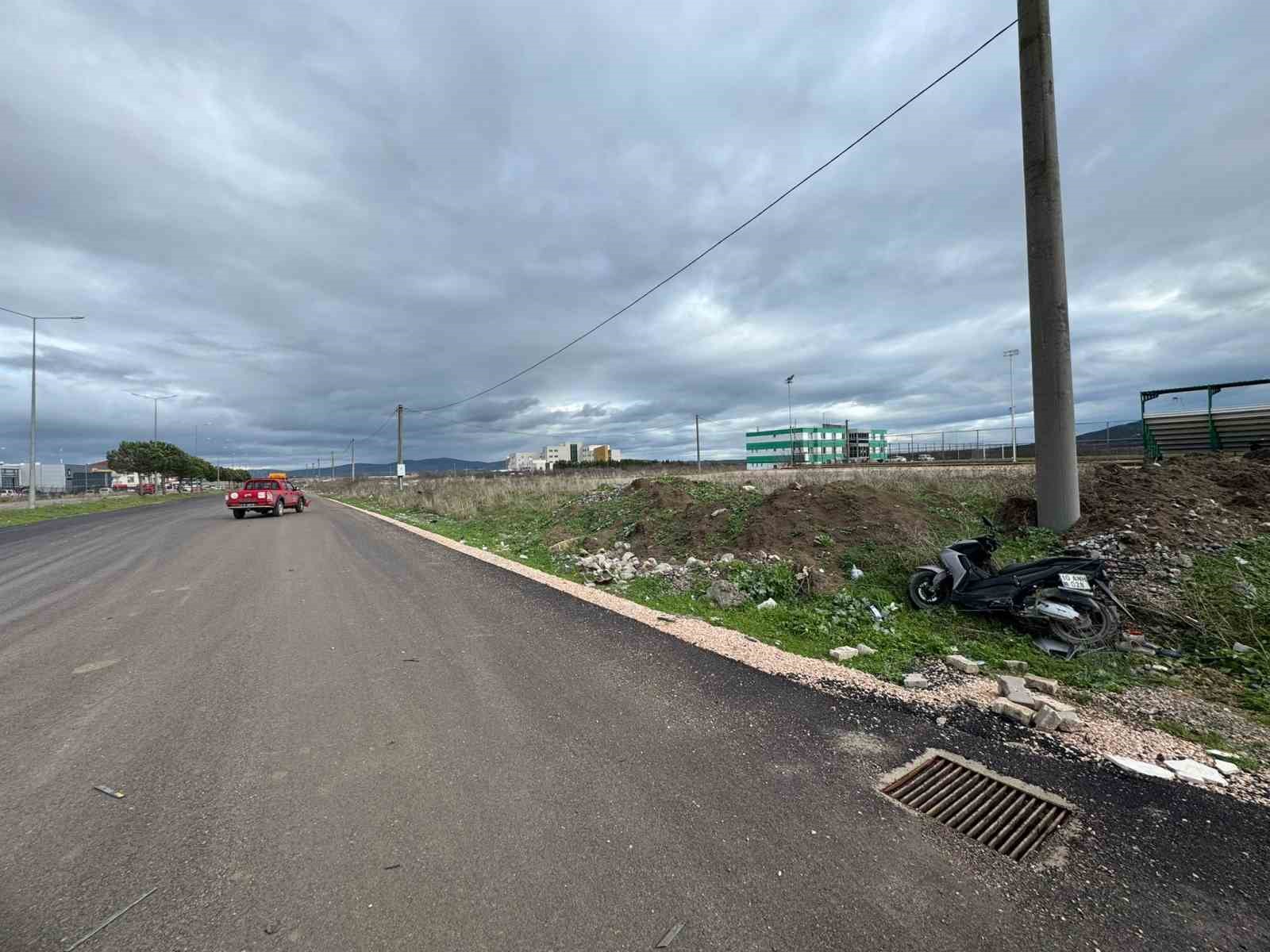gonende kamyonet ile motosiklet carpisti 1 yarali 3 BenpOdhi